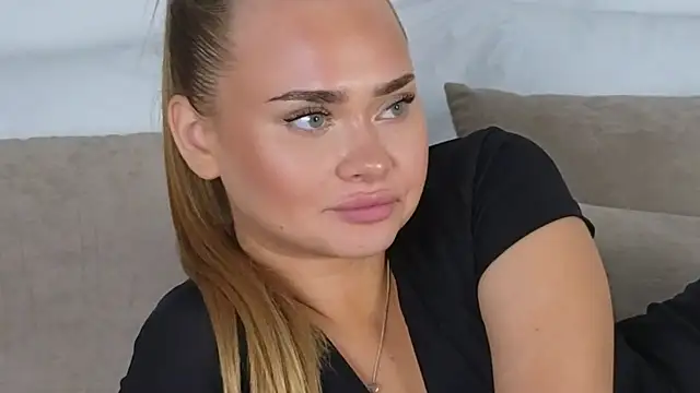 MonicaWestt's Live XXX Chat