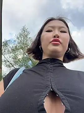 CreamPuff- Live XXX-chat