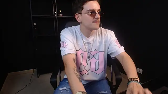 FelixStarkk Chat XXX in diretta