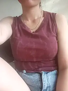 Aria_Maya Chat XXX in diretta