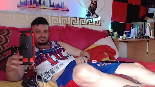 Hugec0ck007 live XXX chat
