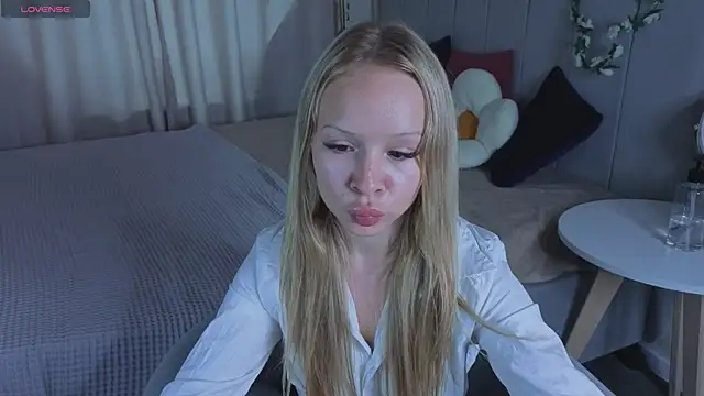 แชท XXX สดของ Milana_r0se