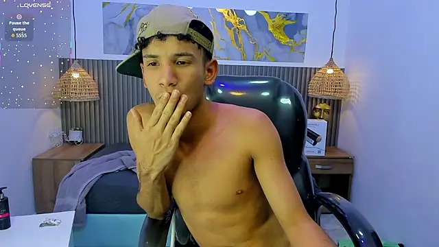 JDWhite18 XXX чат на живо