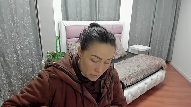 Chat +18 de gaby_trent ao vivo