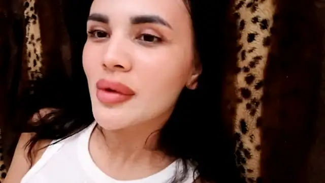 ElviaSloane's Live XXX Chat