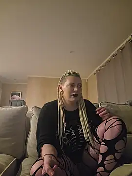 PinkTheHawk XXX чат на живо