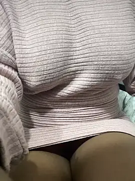 Millie246 Adlı Modelin Canlı XXX Sohbeti
