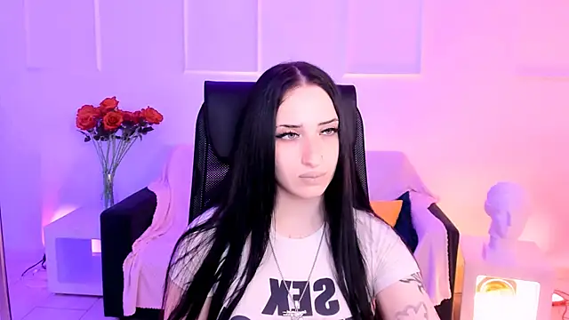 MonicaLowes XXX чат на живо