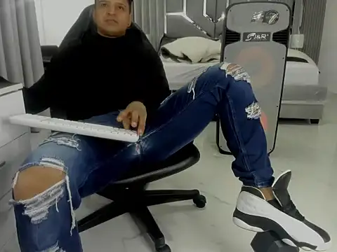 master_leather 现场XXX聊天
