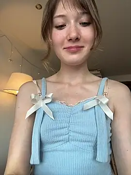 Živý XXX chat Strawberry_Senpai