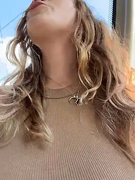 צ'אט XXX בשידור חי של _NotYourSlut_