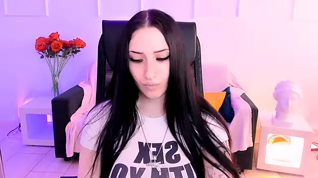 MonicaLowes Chat XXX in diretta