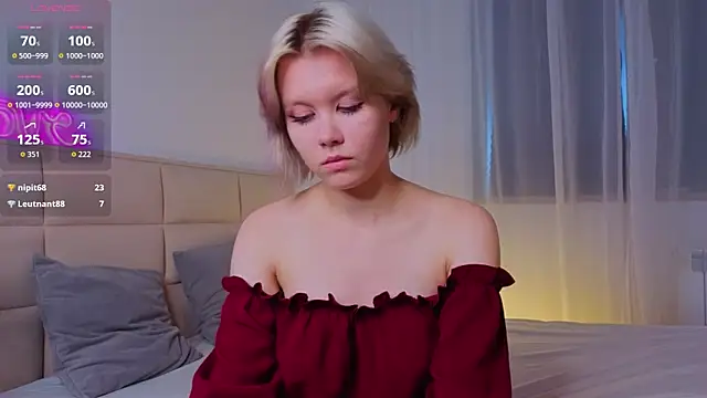 GoldenLenarz's Live XXX Chat