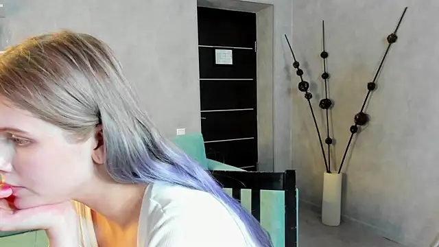 Chat +18 de Alisa_Allison ao vivo
