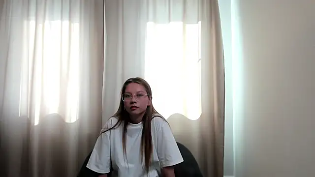 AdelaidaAskvig's Live XXX Chat