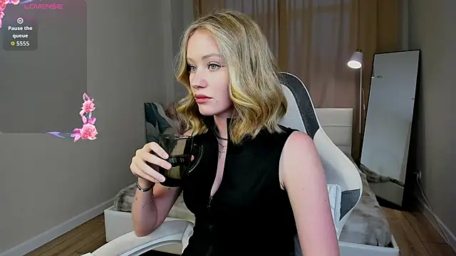 EvaHamilton's Live XXX Chat