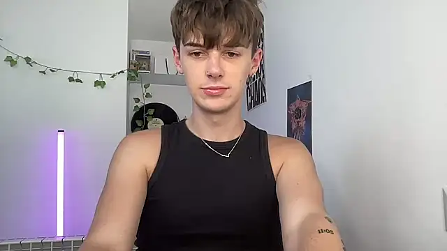 YourMilkyGuy Chat XXX live