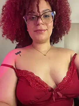 Chat +18 de Leyah__ ao vivo