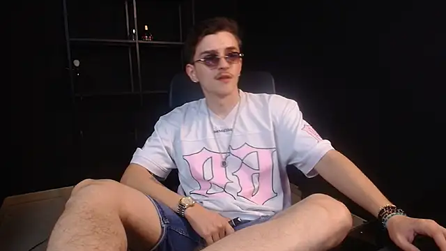 Онлайн чат XXX FelixStarkk