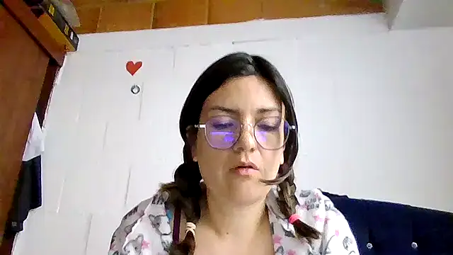 צ'אט XXX בשידור חי של princessbella93