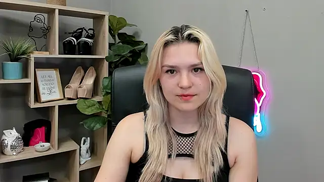 SweetLilyxo Adlı Modelin Canlı XXX Sohbeti