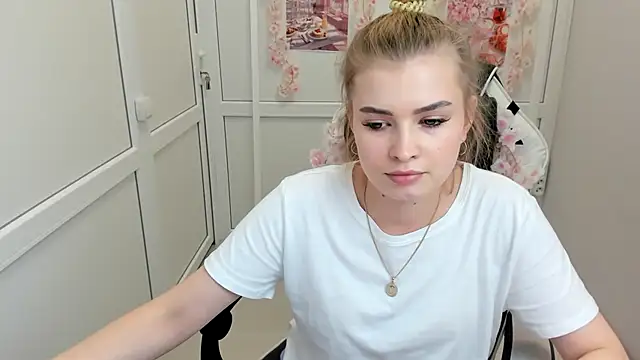 Chat XXX en directo de BrielleStorm