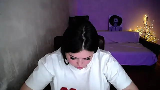 Emily_MoのライブXXXチャット