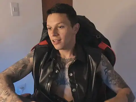 Masterdave7's Live XXX Chat