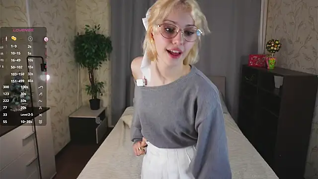 ErmelindaRottner's Live XXX Chat