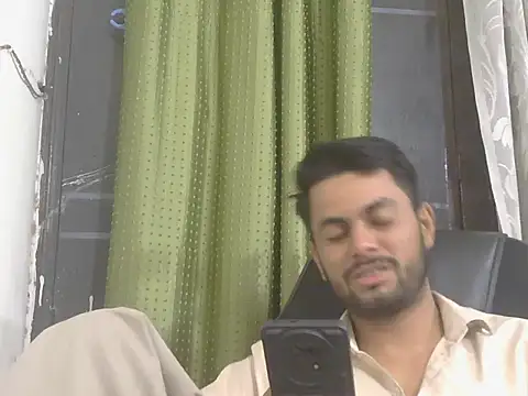 Stubborndesiboy 现场XXX聊天