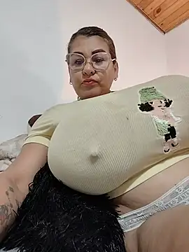 Онлайн чат XXX AlexxiaaMat