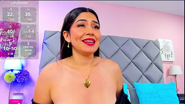 Chat XXX en directo de NahomyAdams