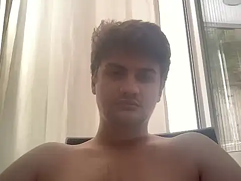 hazel_boyy Adlı Modelin Canlı XXX Sohbeti
