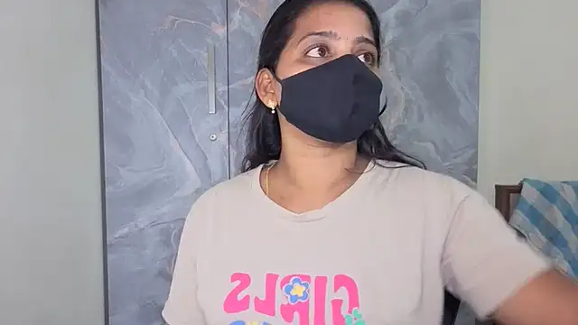 Tamil_Lovely_Cindrellaa live XXX chat