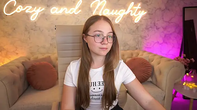 ArrinaWairr's Live XXX Chat