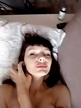 צ'אט XXX בשידור חי של AliceSwan1122