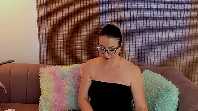 צ'אט XXX בשידור חי של ariana_cross