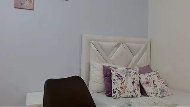 kylieBensoon Adlı Modelin Canlı XXX Sohbeti