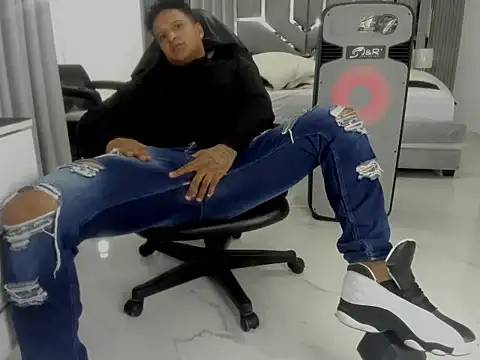 Chat +18 de master_leather ao vivo
