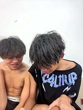 -OvO- – Naživo XXX chat
