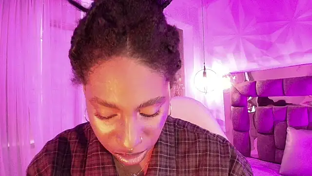 Chat +18 de Queen_perla_ ao vivo
