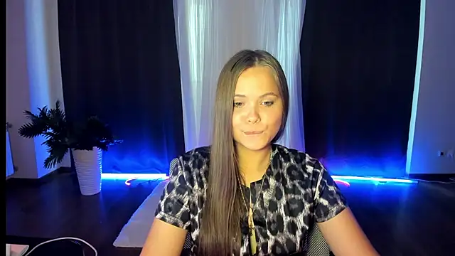 Chat +18 de Kira_love_81 ao vivo
