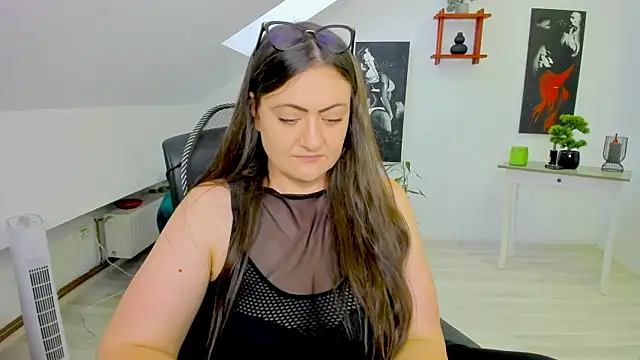צ'אט XXX בשידור חי של MistressDarrah