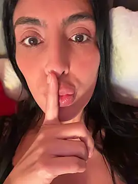 CorinVeil Chat XXX in diretta