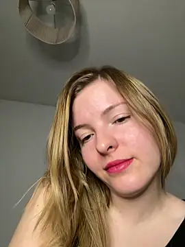 heyitskiara Adlı Modelin Canlı XXX Sohbeti