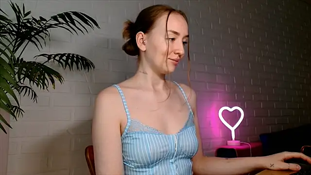 WhitePrincessLuna's Live XXX Chat
