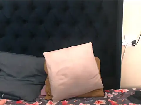 EbonySkyeXXn Live XXX chat
