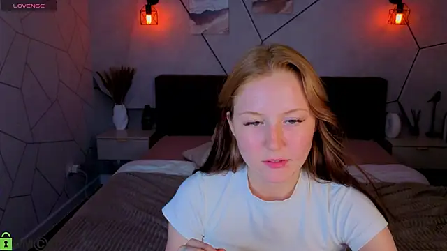Charlotte_Smitee Chat XXX live