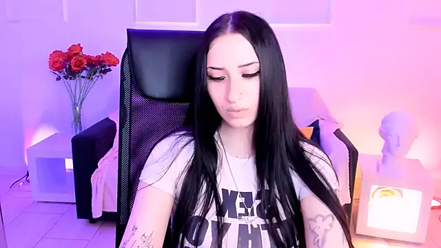 MonicaLowes' Live XXX Chat