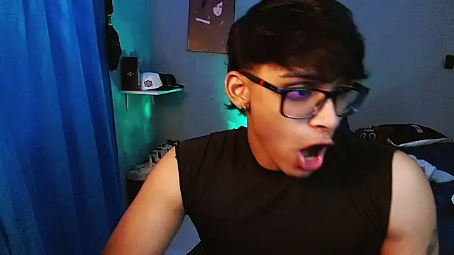 Chatroom XXX en direct de Mr_yisuzz